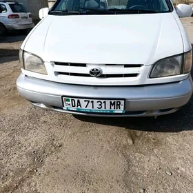 Toyota Sienna 2000