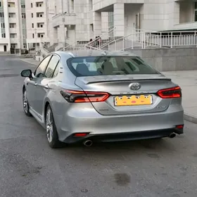 Toyota Camry 2018