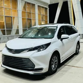 Toyota Sienna 2021