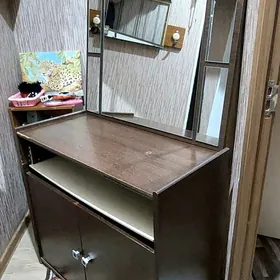 Тумба с зеркалом