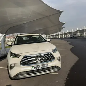 Toyota Highlander 2020