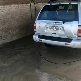 Nissan Pathfinder 2003