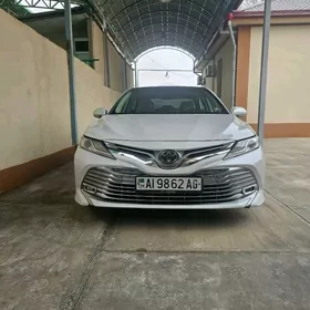 Toyota Camry 2019