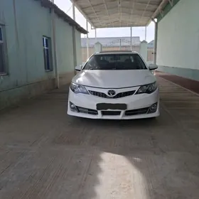 Toyota Camry 2014