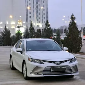 Toyota Camry 2021