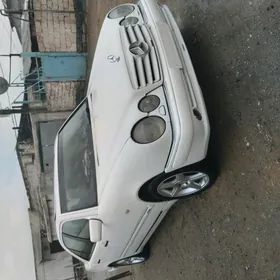 Mercedes-Benz E320 1996