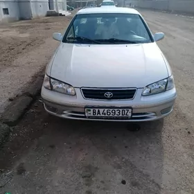 Toyota Camry 2000
