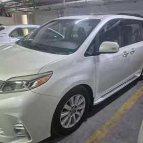 Toyota Sienna 2019