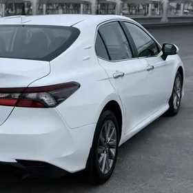 Toyota Camry 2022