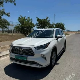 Toyota Highlander 2022