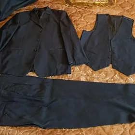 Костюм тройка