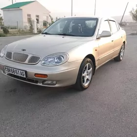 Daewoo Leganza 1998