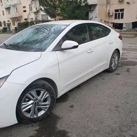 Hyundai Elantra 2019