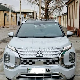 Mitsubishi Outlander 2022