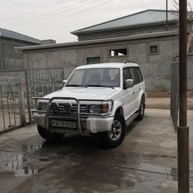 Mitsubishi Pajero 1994