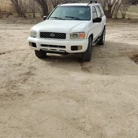 Nissan Pathfinder 2000