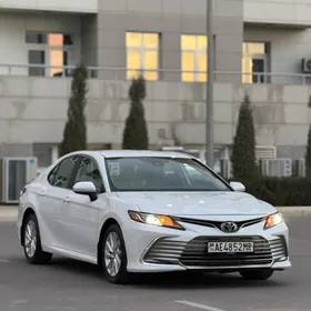 Toyota Camry 2021
