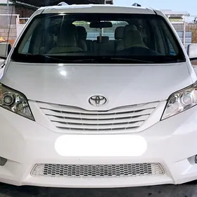 Toyota Sienna 2012