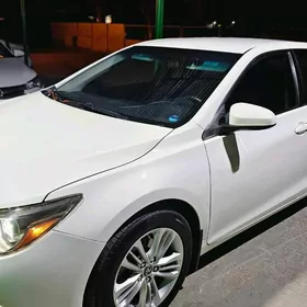 Toyota Camry 2017