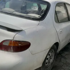 Hyundai Elantra 1998