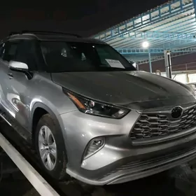 Toyota Highlander 2022