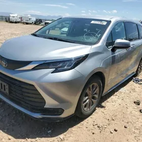 Toyota Sienna 2021