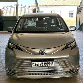 Toyota Sienna 2022