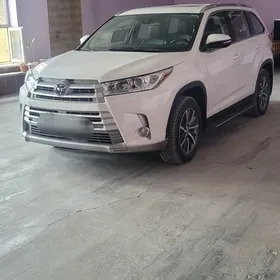 Toyota Highlander 2019