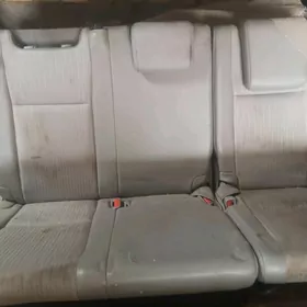 Lexus arka sidenýasy