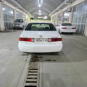 Toyota Camry 2000