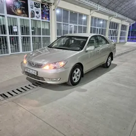 Toyota Camry 2004