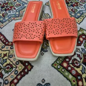 женская шлёпка