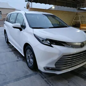 Toyota Sienna 2021