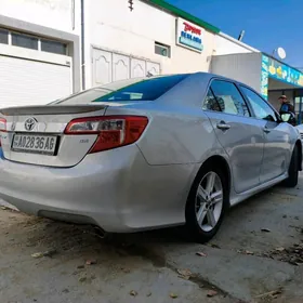Toyota Camry 2014