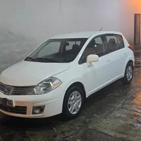Nissan Versa 2011