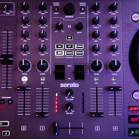dj pult numark ns4fx serato
