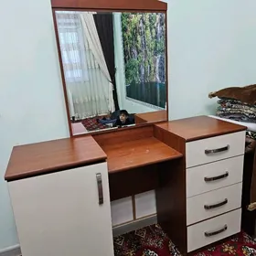 mebel trilyaẓ̌ kresla