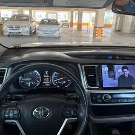 Toyota Highlander 2016