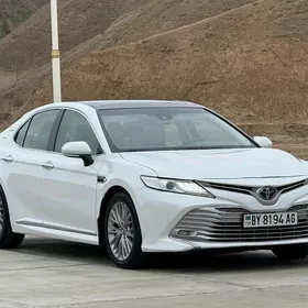 Toyota Camry 2019
