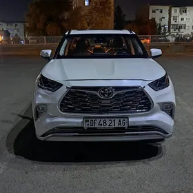 Toyota Highlander 2020