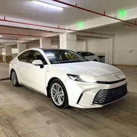 Toyota Camry 2025