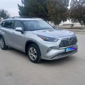 Toyota Highlander 2022