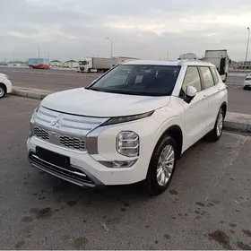 Mitsubishi Outlander 2025