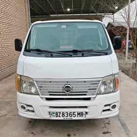 Nissan Urvan 2009