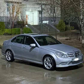 Mercedes-Benz C350 2011