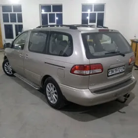 Toyota Sienna 2002