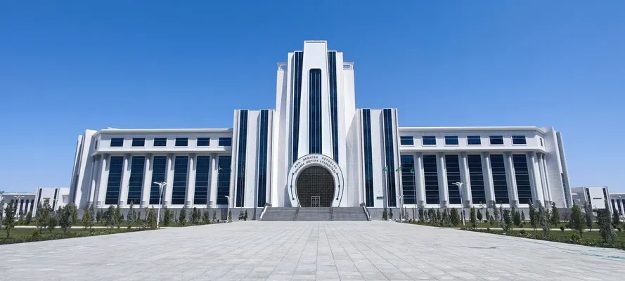 Гурбангулы Бердымухамедов предложил снять художественный фильм о коневодах