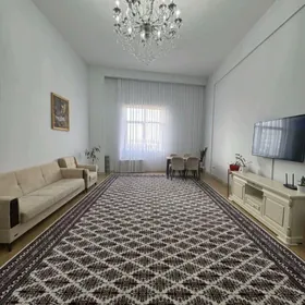 Podwoyskiy 3 komnat elitka