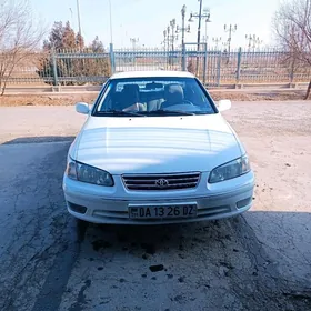 Toyota Camry 2000