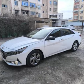 Hyundai Elantra 2022